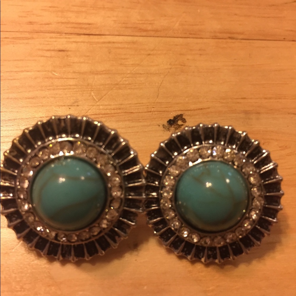 Earring bundle - Picture 3 of 3